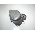 Motordeckel ber der Lichtmaschine<br>Zustand: Gebraucht mit Mangel<br><br>Verwendbar fr: Honda FES 125 Pantheon, Typ: JF05, Modelljahr: von 01/1998 bis 12/2003