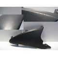 Bugverkleidung / Motorverkleidung links, schwarz<br>Zustand: Gebraucht mit Mangel<br><br>Verwendbar fr: Honda VFR 750 F, Typ: RC36, Modelljahr: von 01/1994 bis 12/1997