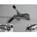 Furastenhalter hinten rechts mit Furaste<br>Zustand: Gebraucht mit Mangel<br><br>Verwendbar fr: Honda VFR 1200 F, Typ: SC63, Modelljahr: von 01/2012 bis 12/2016
