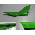 Seitendeckel rechts, grn<br>Zustand: Gebraucht mit Mangel<br><br>Verwendbar fr: Kawasaki Ninja 300 ABS, Typ: EX300A, Modelljahr: von 01/2013 bis 12/2016