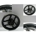 Vorderradfelge (J16x2.50), schwarz, KEIN Originallack<br>Zustand: Gebraucht mit Mangel<br><br>Verwendbar fr: Kawasaki GPZ 600 R, Typ: ZX600A, Modelljahr: von 01/1985 bis 12/1990