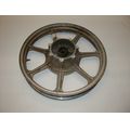 Hinterradfelge (J18xMT2.15 DOT), silbern/goldfarben<br>Zustand: Gebraucht mit Mangel<br><br>Verwendbar fr: Kawasaki GT 750, Typ: KZ750E, Modelljahr: von 01/1982 bis 12/1989