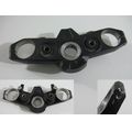 Gabelbrcke oben<br>Zustand: Gebraucht mit Mangel<br><br>Verwendbar fr: Kawasaki Z 800 e, Typ: ZR800C, Modelljahr: von 01/2013 bis 12/2016