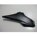 Seitendeckel rechts, Metallic Flat Spark Black<br>Zustand: Gebraucht ohne Mngel<br><br>Verwendbar fr: Kawasaki Z 900, Typ: ZR900B/D, Modelljahr: von 01/2017 bis 12/2019