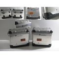 Koffer-Satz / Seitenkoffer-Satz, silbern<br>Zustand: Gebraucht mit Mangel<br><br>Verwendbar fr: Suzuki DL 650 V-Strom ABS, Typ: WVB1, Modelljahr: von 01/2006 bis 12/2011