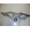 Furastenhalter vorne rechts<br>Zustand: Gebraucht ohne Mngel<br><br>Verwendbar fr: Suzuki GSX-R 750 W, Typ: GR7BB, Modelljahr: von 01/1992 bis 12/1993