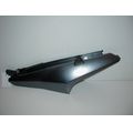 Sitzbankverkleidung links, grau<br>Zustand: Gebraucht ohne Mngel<br><br>Verwendbar fr: Suzuki DL 1000 V-Strom, Typ: WVBS, Modelljahr: von 01/2002 bis 12/2008
