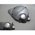 Motordeckel rechts (ber Lima-Pick-Up)<br>Zustand: Gebraucht mit Mangel<br><br>Verwendbar fr: Suzuki GSF 1200 N Bandit, Typ: GV75A, Modelljahr: von 01/1996 bis 12/2000