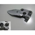Furastenhalteplatte vorne rechts<br>Zustand: Gebraucht mit Mangel<br><br>Verwendbar fr: Suzuki GSX 1400, Typ: WVBN, Modelljahr: von 01/2001 bis 12/2007