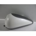 Tank-Attrappe links, wei/silbern (JE3)<br>Zustand: Gebraucht ohne Mngel<br><br>Verwendbar fr: Suzuki VL 1500 Intruder LC, Typ: WVAL, Modelljahr: von 01/2002 bis 12/2004
