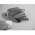 Motor-Abdeckung rechts hinten, chrom<br>Zustand: Gebraucht mit Mangel<br><br>Verwendbar fr: Suzuki C 1800 R Intruder, Typ: WVCT, Modelljahr: von 01/2008 bis 12/2012