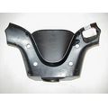 Lenkerverkleidung vorne, schwarz<br>Zustand: Gebraucht mit Mangel<br><br>Verwendbar fr: Yamaha YP 125 Majesty, Typ: SE02, Modelljahr: von 01/1998 bis 12/2000