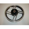Hinterradfelge (J18x2.15), silbern/schwarz<br>Zustand: Gebraucht ohne Mngel<br><br>Verwendbar fr: Yamaha XS 400, Typ: 12E, Modelljahr: von 01/1982 bis 12/1990