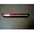 Sitzbankverkleidungsstreifen links, rot/wei<br>Zustand: Gebraucht ohne Mngel<br><br>Verwendbar fr: Yamaha XZ 550, Typ: 11U, Modelljahr: von 01/1982 bis 12/1985