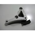 Halter fr Motorblock links<br>Zustand: Gebraucht ohne Mngel<br><br>Verwendbar fr: Yamaha YZF-R6, Typ: RJ05, RJ09, Modelljahr: von 01/2003 bis 12/2004