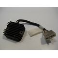 Lichtmaschinenregler / Gleichrichter (SH233)<br>Zustand: Gebraucht ohne Mngel<br><br>Verwendbar fr: Yamaha XJ 900 Strider, Typ: 31A, Modelljahr: von 01/1982 bis 12/1983