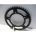 Kettenrad (43 Zhne)<br>Zustand: Gebraucht ohne Mngel<br><br>Verwendbar fr: Triumph Daytona 600, Typ: 806LW, Modelljahr: von 01/2003 bis 12/2004