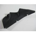 Innenverkleidung in der Seitenverkleidung rechts unten, schwarz<br>Zustand: Gebraucht ohne Mngel<br><br>Verwendbar fr: Triumph Trophy 900, Typ: T300E, Modelljahr: von 01/1991 bis 12/1996