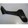 Seitendeckel rechts / Sitzbankverkleidung vorne rechts, schwarz<br>Zustand: Gebraucht ohne Mngel<br><br>Verwendbar fr: Triumph Tiger 1050, Typ: 115NG, Modelljahr: von 01/2007 bis 12/2013