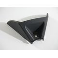 Tank-Abdeckung vorne (Mitte), schwarz<br>Zustand: Gebraucht ohne Mngel<br><br>Verwendbar fr: Triumph Tiger 1050, Typ: 115NG, Modelljahr: von 01/2007 bis 12/2013