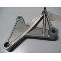 Motorhalter hinten rechts / Federbeinhalteplatte<br>Zustand: Gebraucht ohne Mngel<br><br>Verwendbar fr: Aprilia SL 750 Shiver, Typ: RA, Modelljahr: von 01/2007 bis 12/2009