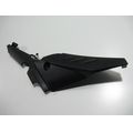 Sitzbankverkleidung vorne rechts<br>Zustand: Gebraucht ohne Mngel<br><br>Verwendbar fr: Aprilia SL 750 Shiver ABS, Typ: RA, Modelljahr: von 01/2010 bis 12/2016