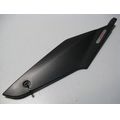 Seitendeckel links, silbergrau<br>Zustand: Gebraucht ohne Mngel<br><br>Verwendbar fr: Aprilia RSV 1000 Mille R, Typ: RR, Modelljahr: von 01/2006 bis 12/2010