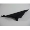 Kettenschutz oben<br>Zustand: Gebraucht ohne Mngel<br><br>Verwendbar fr: Aprilia RSV 1000 Tuono R, Typ: RR, Modelljahr: von 01/2006 bis 12/2010
