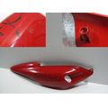 Sitzbankverkleidung rechts, rot<br>Zustand: Gebraucht mit Mangel<br><br>Verwendbar fr: Cagiva Canyon 500, Typ: M1, 5G1, Modelljahr: von 01/1998 bis 12/2001