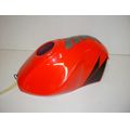 Tank-Attrappe, rot/schwarz<br>Zustand: Gebraucht mit Mangel<br><br>Verwendbar fr: Daelim Roadwin 125 R, Typ: BA8, Modelljahr: von 01/2007