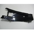 Rahmen-Abdeckung unter der Furastenhalteplatte rechts<br>Zustand: Gebraucht ohne Mngel<br><br>Verwendbar fr: Gilera Nexus 250, Typ: M35, Modelljahr: von 01/2006 bis 12/2008