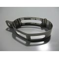 Auspuffendtopf-Halter um den Endtopf, Metall-Ausfhrung<br>Zustand: Gebraucht ohne Mngel<br><br>Verwendbar fr: Husqvarna Nuda 900 ABS, Typ: A7, Modelljahr: von 01/2012 bis 12/2014