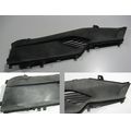 Trittbrett-Verkleidung links oben<br>Zustand: Gebraucht mit Mangel<br><br>Verwendbar fr: Kymco Downtown 300, Typ: V2, Modelljahr: von 01/2009 bis 12/2016