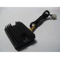 Lichtmaschinenregler / Gleichrichter<br>Zustand: Gebraucht ohne Mngel<br><br>Verwendbar fr: Piaggio X10 500, Typ: M76, Modelljahr: von 01/2012