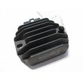 Lichtmaschinenregler / Gleichrichter (SH640D-12)<br>Zustand: Gebraucht ohne Mngel<br><br>Verwendbar fr: Sachs Roadster 650, Typ: 830, Modelljahr: von 01/2000 bis 12/2006