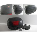 Topcase mit Topcase-Trgerplatte, schwarz<br>Zustand: Gebraucht mit Mangel<br><br>Verwendbar fr: Moto Guzzi California III, Typ: VW, Modelljahr: von 01/1987 bis 12/1994