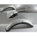 Radlauf vorne, wei/grau metallic<br>Zustand: Gebraucht mit Mangel<br><br>Verwendbar fr: Moto Guzzi California 1100, Typ: KC, Modelljahr: von 01/1994 bis 12/1997