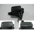 Hauptbremszylinder vorne mit Lenkerklemme<br>Zustand: Gebraucht mit Mangel<br><br>Verwendbar fr: Moto Guzzi California 1100 EV, Typ: KD, Modelljahr: von 01/1997 bis 12/2002