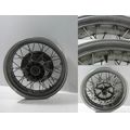 Hinterradfelge komplett (J17x3.50), silbern<br>Zustand: Gebraucht mit Mangel<br><br>Verwendbar fr: Moto Guzzi California 1100 EV, Typ: KD, Modelljahr: von 01/1997 bis 12/2002