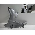 Furastenhalteplatte links<br>Zustand: Gebraucht mit Mangel<br><br>Verwendbar fr: Moto Guzzi Breva 1200 ABS, Typ: LP, Modelljahr: von 01/2008 bis 12/2012